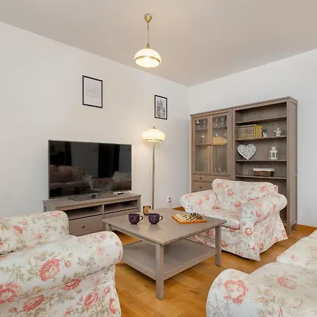 Apartament Bulwary Wislane Ludwinowska Przy Forum By Renters *