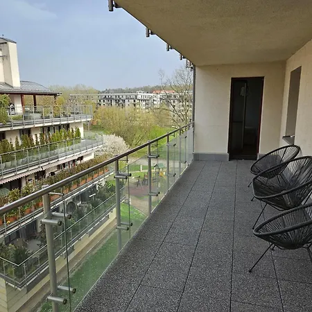 Bulwary Wislane Ludwinowska Przy Forum By Renters *