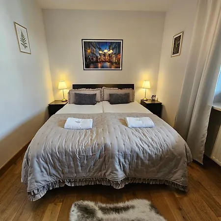 Bulwary Wislane Ludwinowska Przy Forum By Renters Kraków