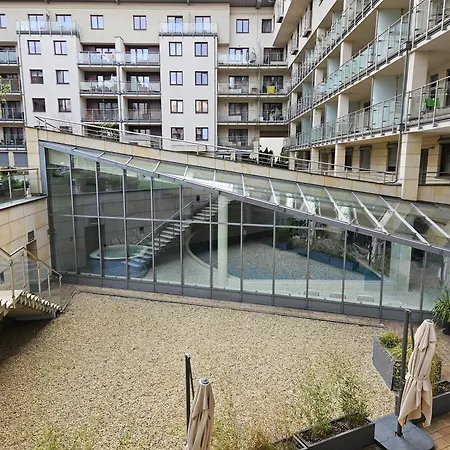 Bulwary Wislane Ludwinowska Przy Forum By Renters 아파트